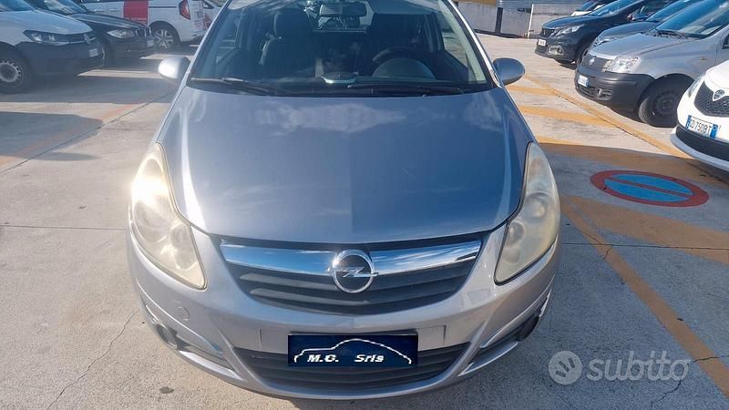 Grigio Usata 2010 Opel Corsa Sport Due volumi | 2999 € (Ottimo prezzo) - Immagine 1/4