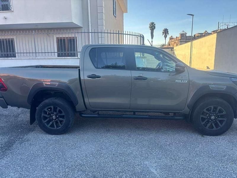 Usata Toyota HiLux 204 CV (150 kW) 2020 Bronzo Pick-up