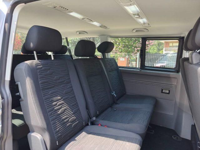 Usata VW Caravelle Comfortline 150 CV (110 kW) 2023 Argento Monovolume