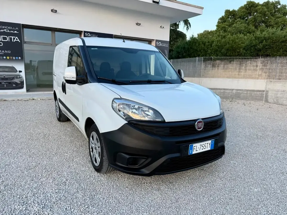 Usata Fiat Doblò 95 CV (69 kW) 2017 Bianco Monovolume