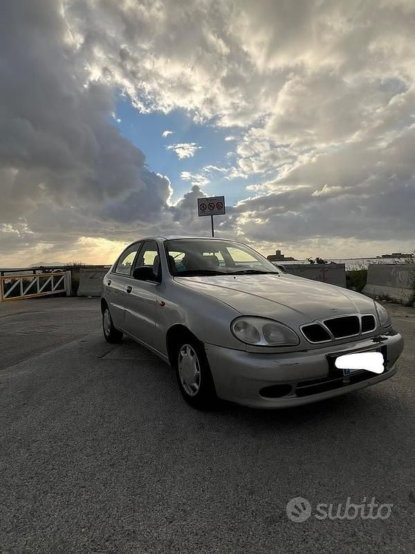 Usata Chevrolet Lanos 75 CV (55 kW) 2000 Grigio Berlina