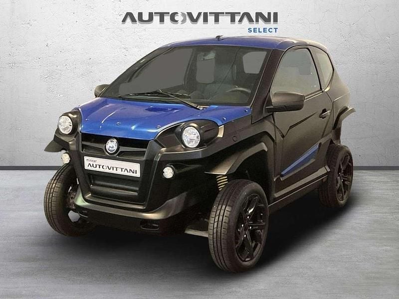 Nuova Aixam e-Scouty Evo 2026 Blu zaffiro Utilitaria