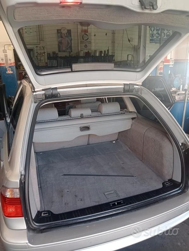 Usata BMW 530 193 CV (141 kW) 2001 Grigio Station wagon