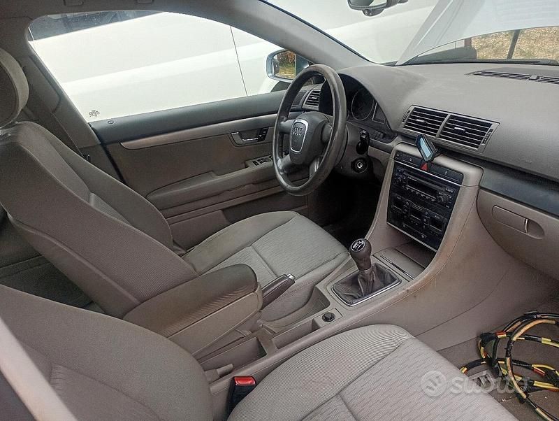 Usata Audi A4 120 CV (88 kW) 2004 Grigio Station wagon