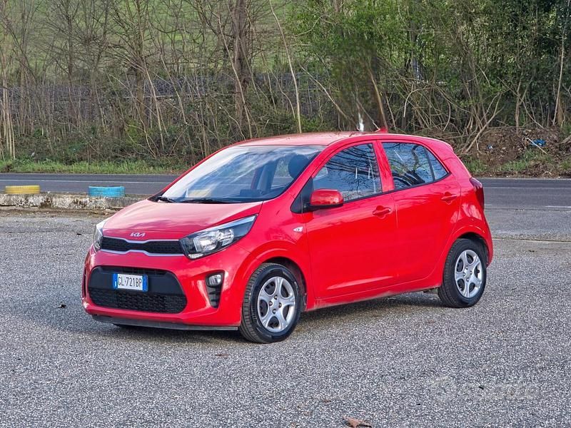 Usata Kia Picanto X-Line 66 CV (48 kW) 2022 Rosso Utilitaria