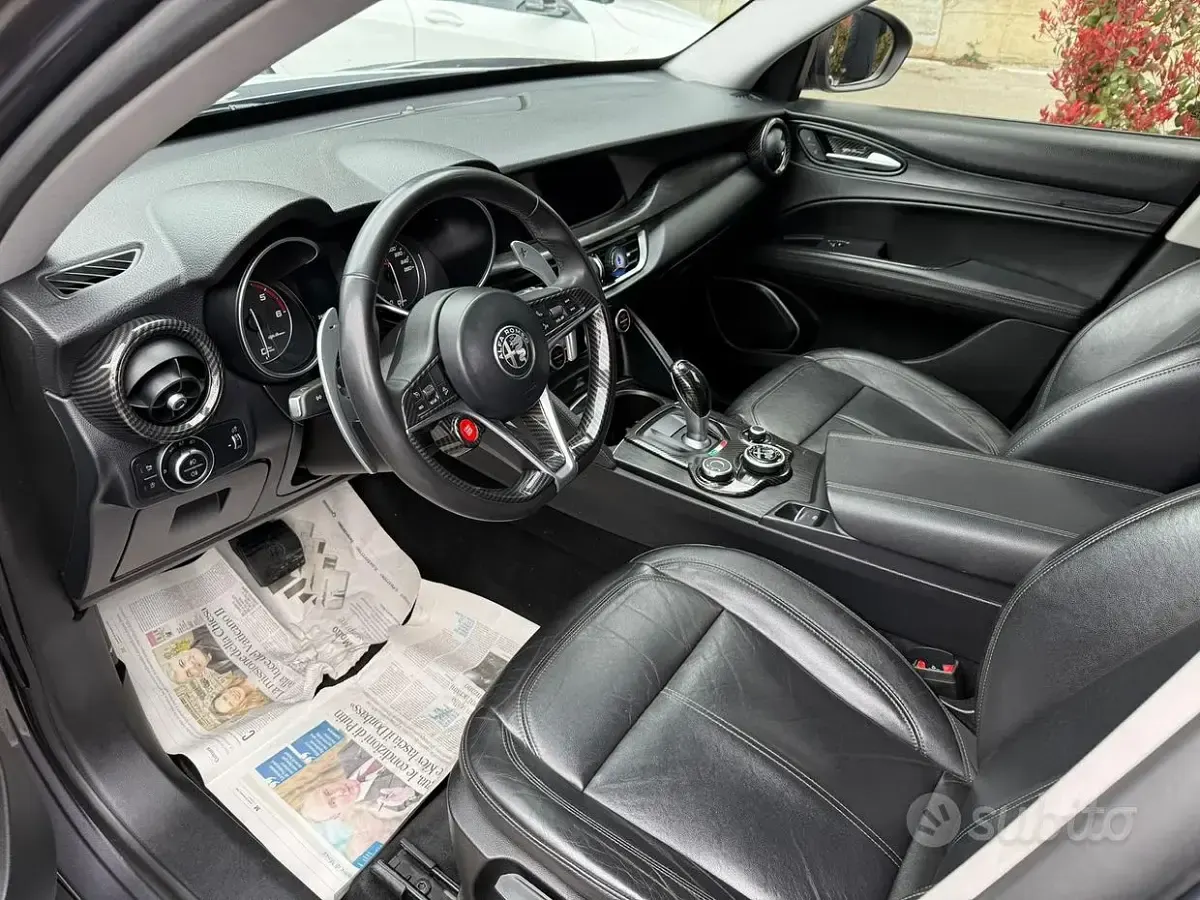 Usata Alfa Romeo Stelvio 179 CV (131 kW) 2017 Grigio SUV