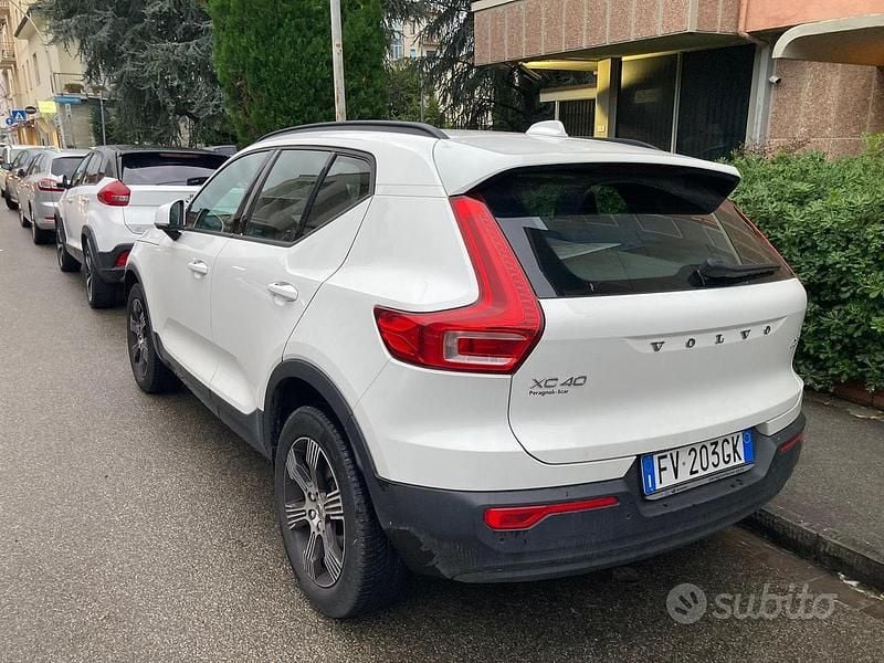 Usata Volvo XC40 Business Edition 150 CV (110 kW) 2019 Bianco SUV