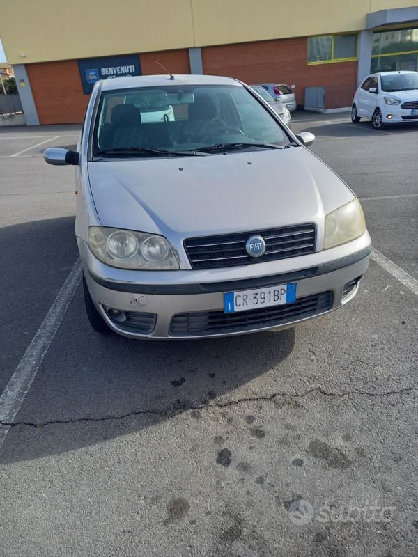 Usata Fiat Punto 60 CV (44 kW) 2004 Grigio Utilitaria