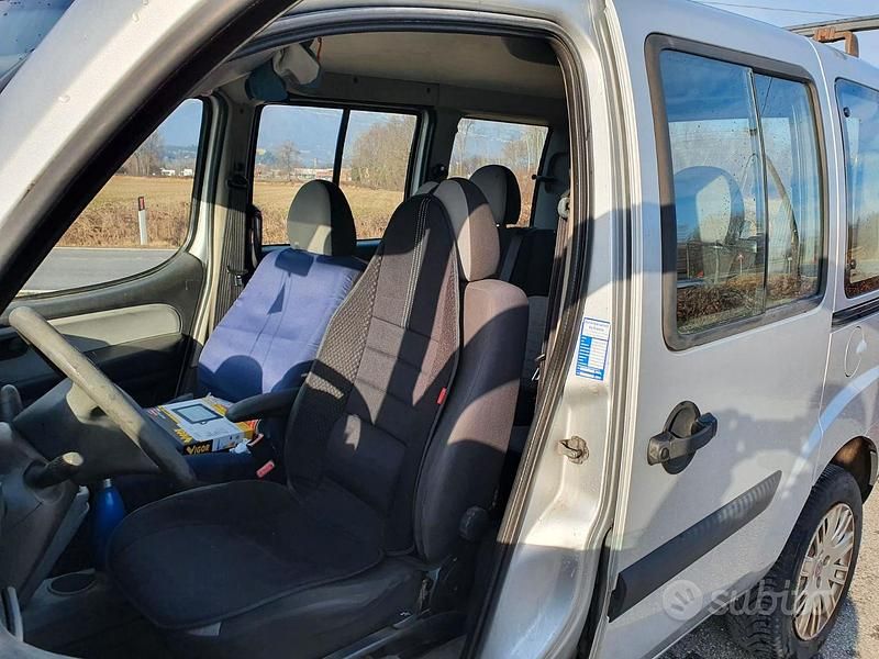 Usata Fiat Doblò 120 CV (88 kW) 2009 Grigio Monovolume