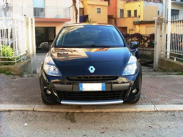 Usata Renault Clio II 75 CV (55 kW) 2010 Nero Berlina