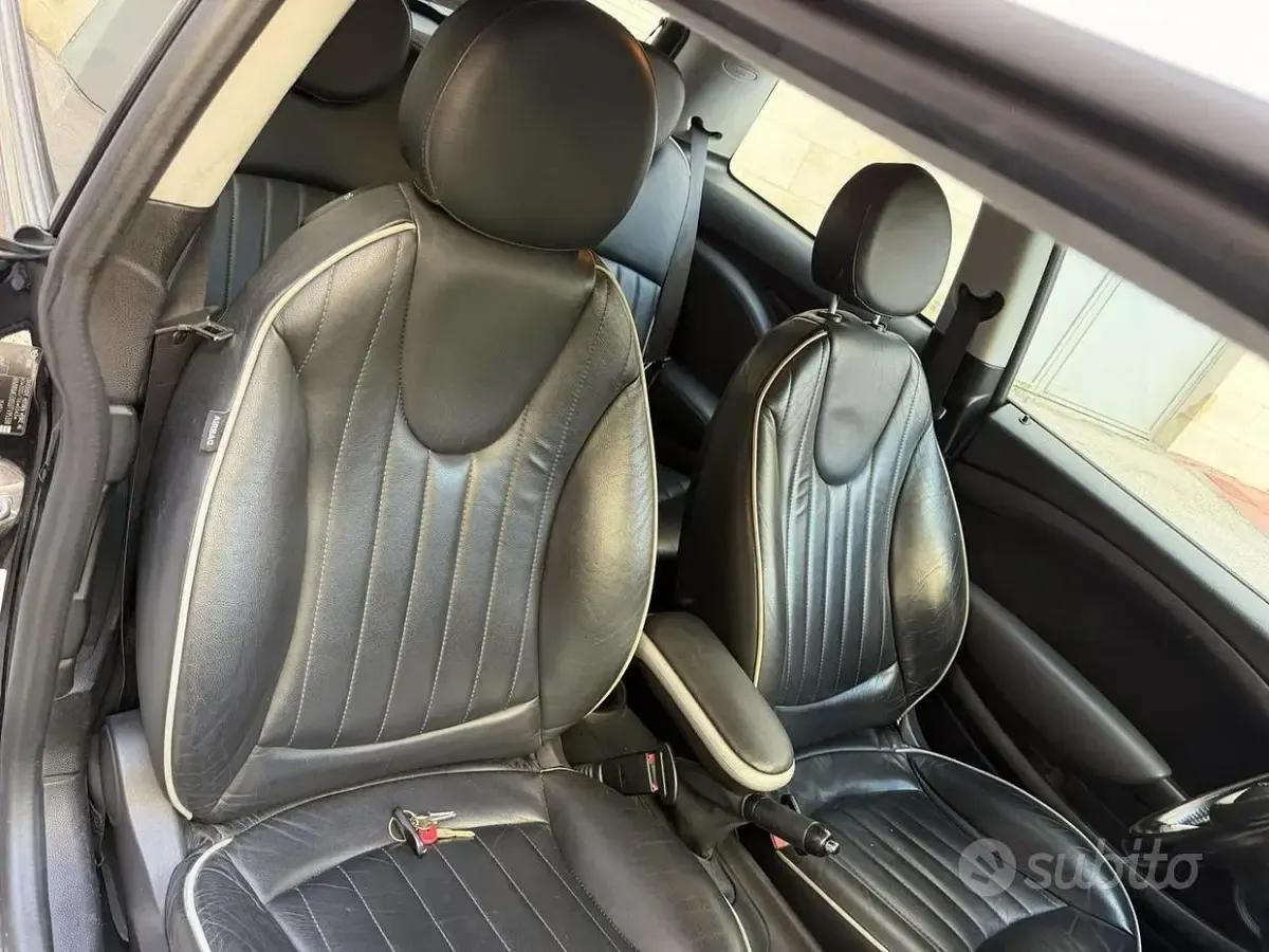Usata Mini Cooper D 116 CV (85 kW) 2011 Nero Utilitaria