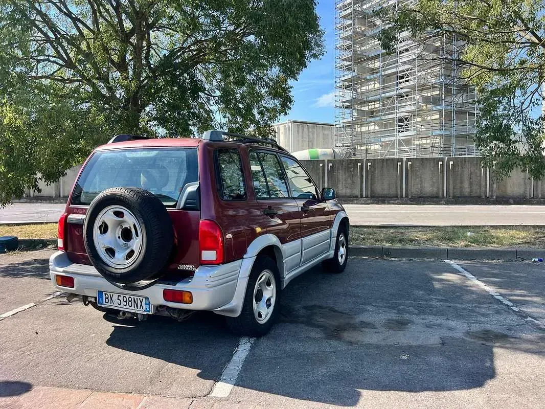 Usata Suzuki Grand Vitara 128 CV (94 kW) 2000 Rosso SUV