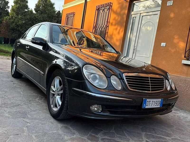 Usata Mercedes E270 Avantgarde 177 CV (130 kW) 2004 Berlina