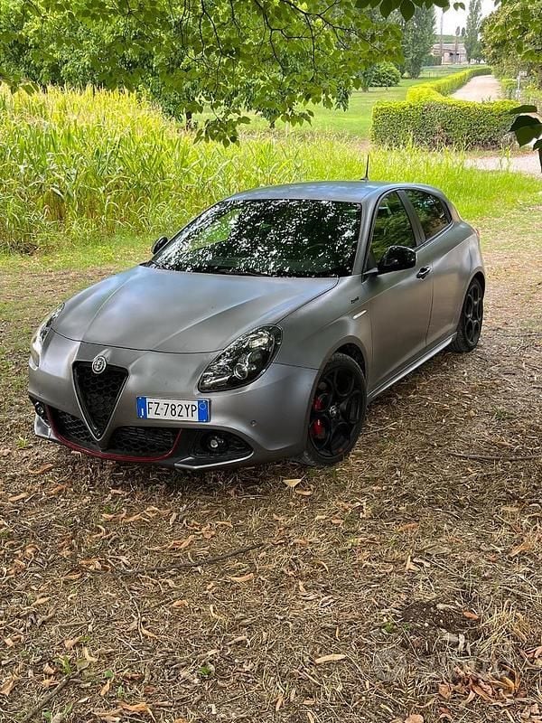 Grigio Usata 2020 Alfa Romeo Giulietta Due volumi | 11.500 € (Super prezzo) - Immagine 1/4
