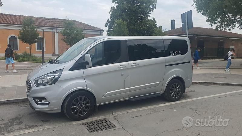 Grigio Usata 2019 Ford Tourneo Monovolume | 30.000 € (Ottimo prezzo) - Immagine 1/3