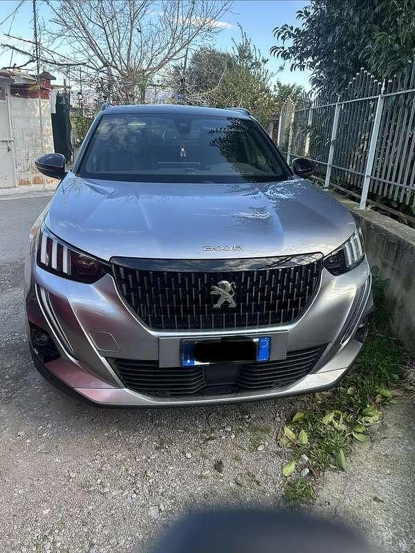 Usata Peugeot 2008 GT-line 102 CV (75 kW) 2020 Grigio SUV