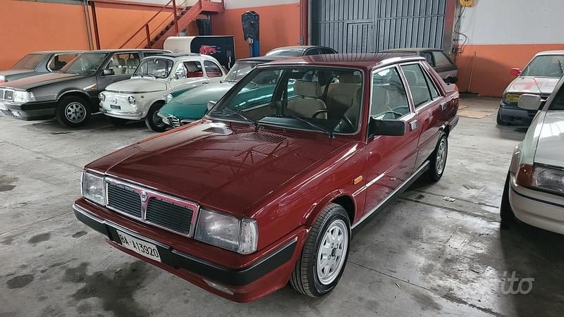 Usata Lancia Prisma 109 CV (80 kW) 1987 Rosso Berlina