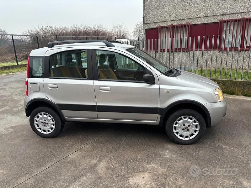 Usata Fiat Panda 4x4 Climbing 60 CV (44 kW) 2006 Grigio Utilitaria