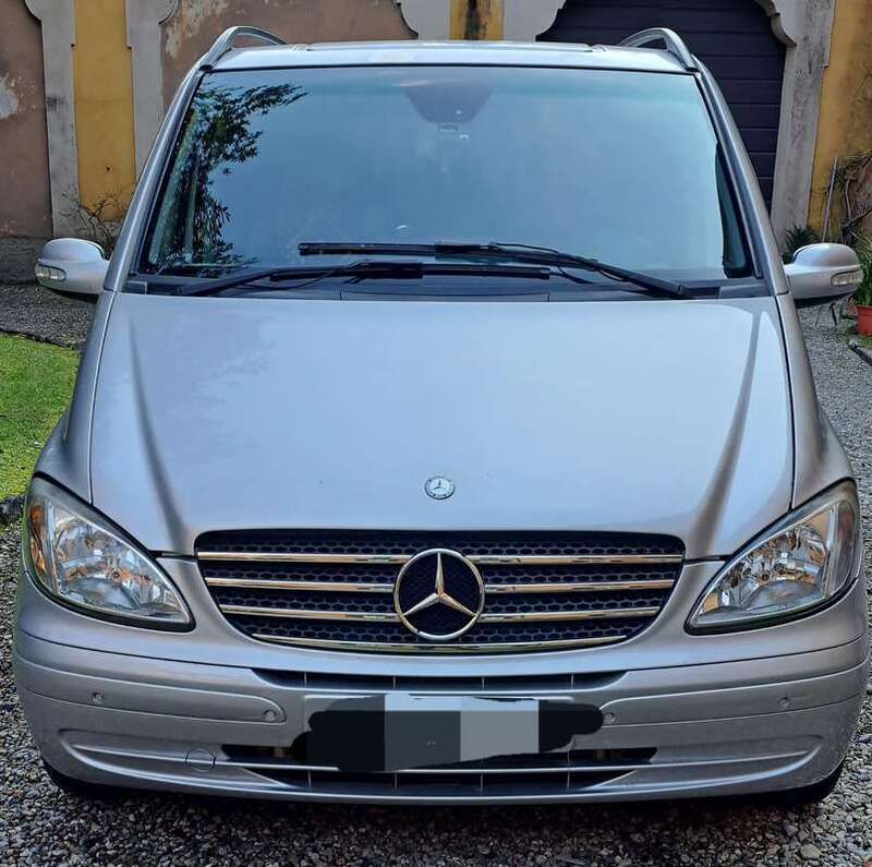 Argento Usata 2008 Mercedes Viano Monovolume | 12.699 € (Buon prezzo) - Immagine 1/4