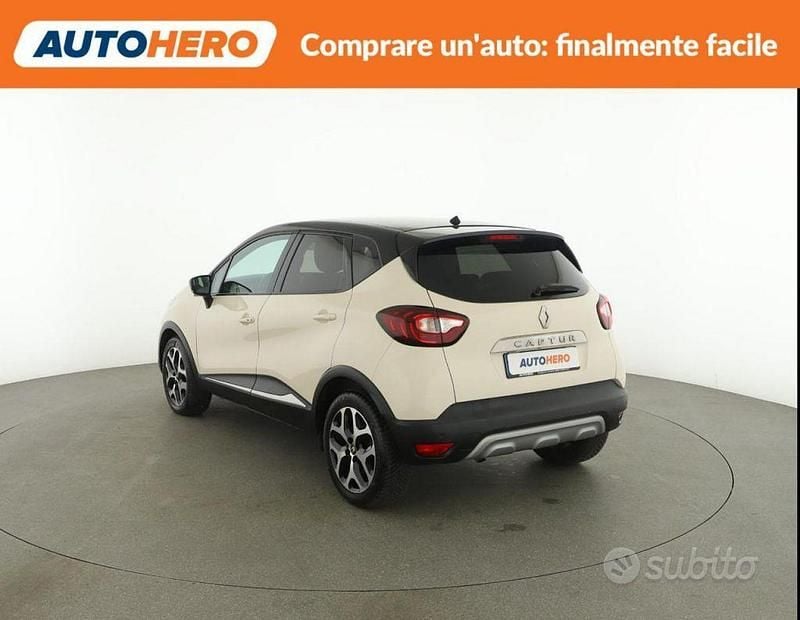 Usata Renault Captur 90 CV (66 kW) 2019 Beige SUV