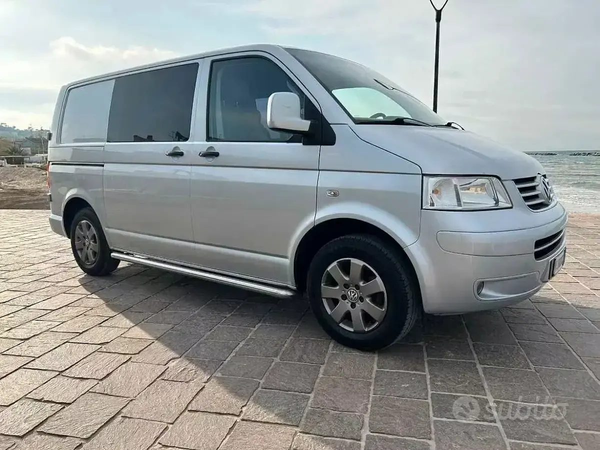 Usata VW T5 131 CV (96 kW) 2008 Grigio Furgone