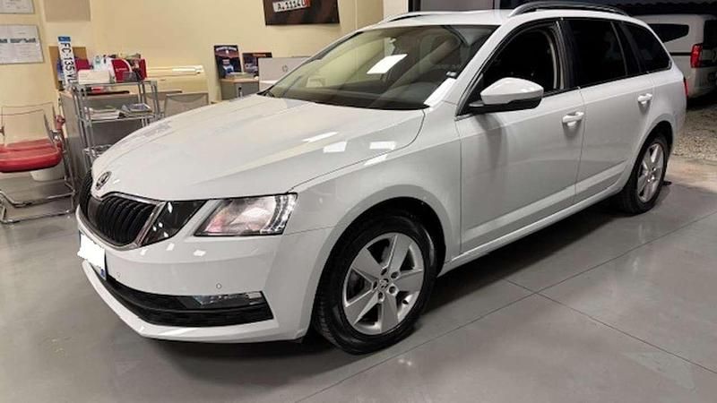 Usata Skoda Octavia Ambition 131 CV (96 kW) 2019 Bianco Station wagon