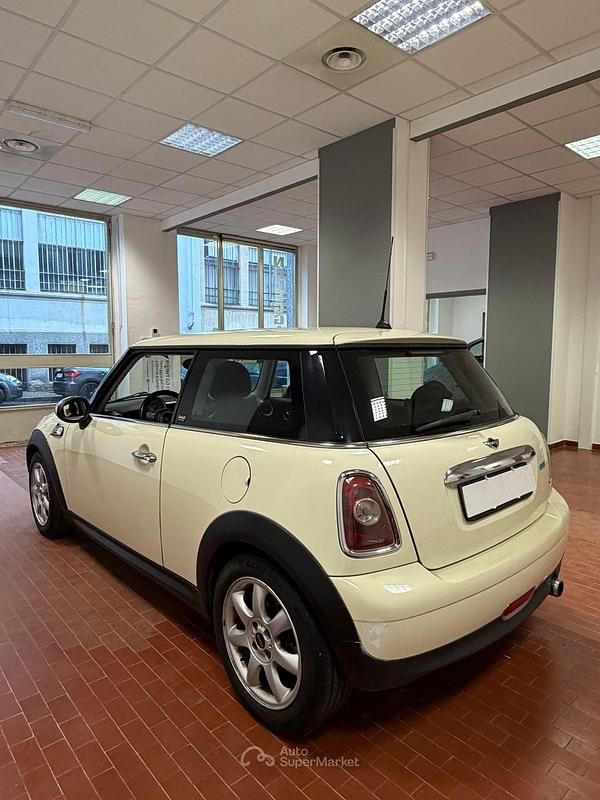 Usata Mini ONE 95 CV (69 kW) 2009 Beige Utilitaria