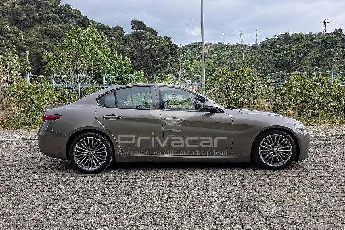 Second-hand Alfa Romeo Giulia Super 150 CP (110 kW) 2017 Gri Berlinǎ