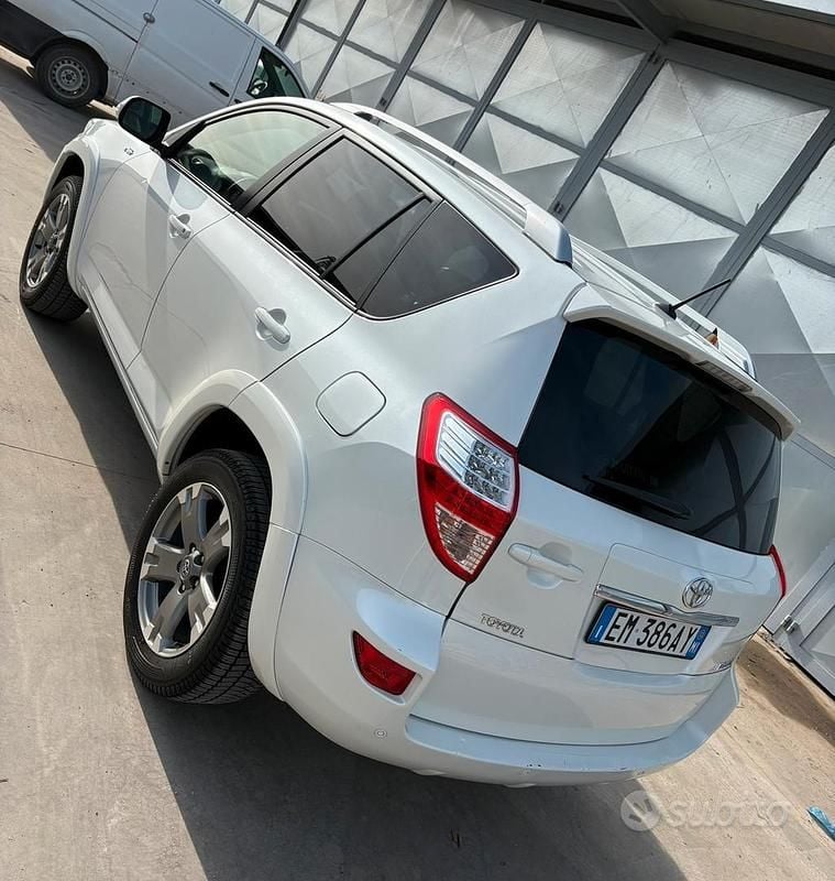 Usata Toyota RAV4 150 CV (110 kW) 2012 Bianco SUV