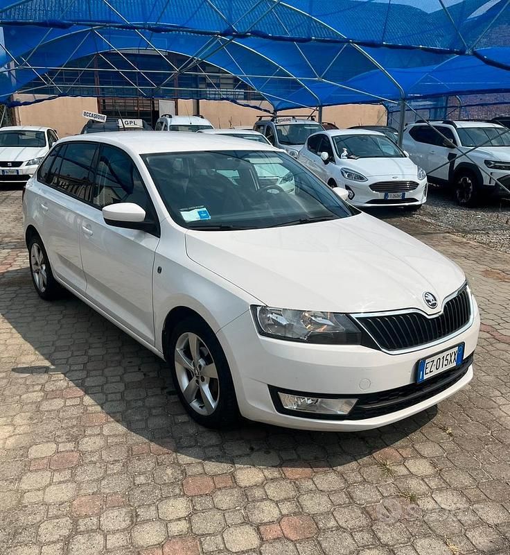 Bianco Usata 2015 Skoda Rapid Ambition Station wagon | 8500 € (Molto cara) - Immagine 1/4