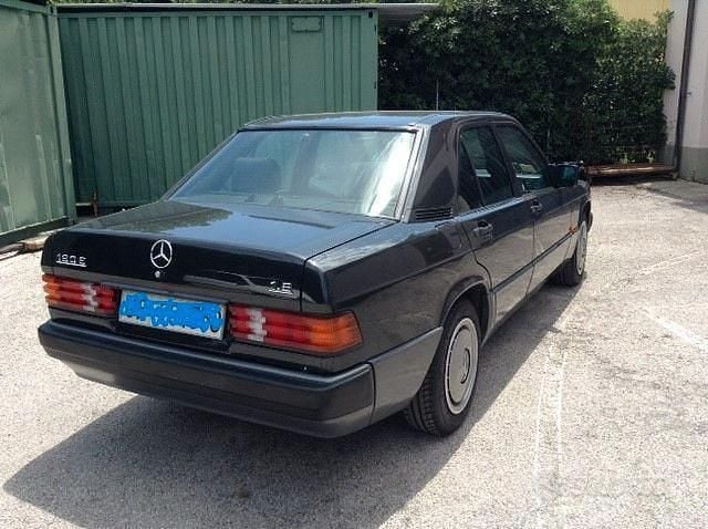 Usata Mercedes 190 109 CV (80 kW) 1991 Nero Berlina