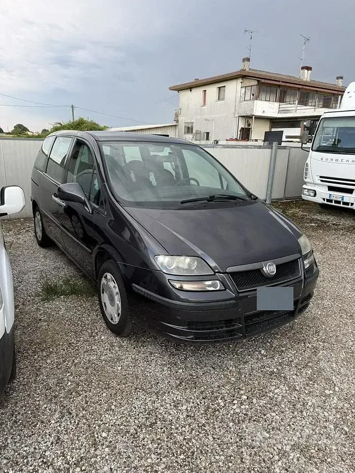 Usata Fiat Ulysse 120 CV (88 kW) 2010 Grigio Monovolume