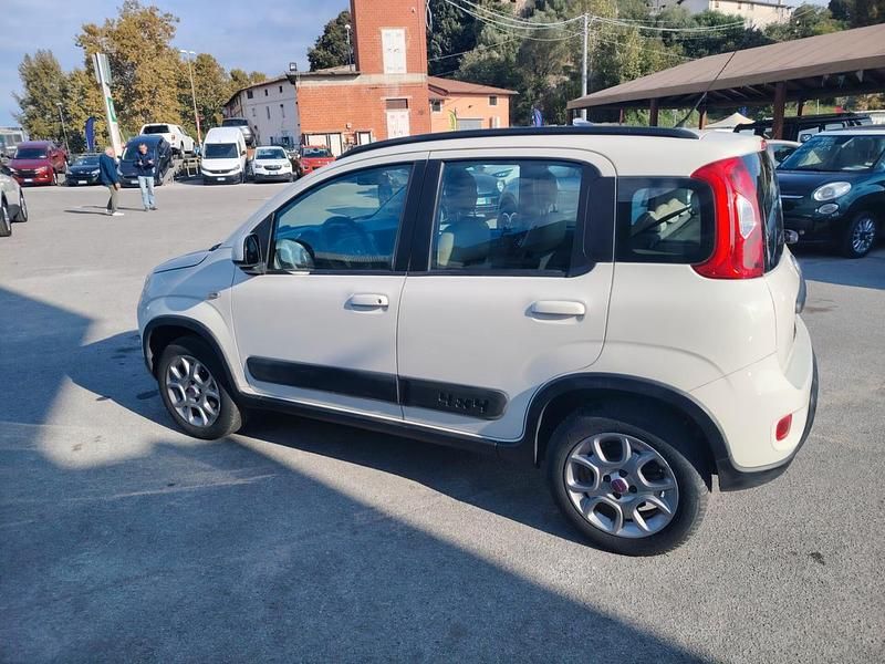 Usata Fiat Panda 4x4 S 74 CV (54 kW) 2012 Bianco Utilitaria