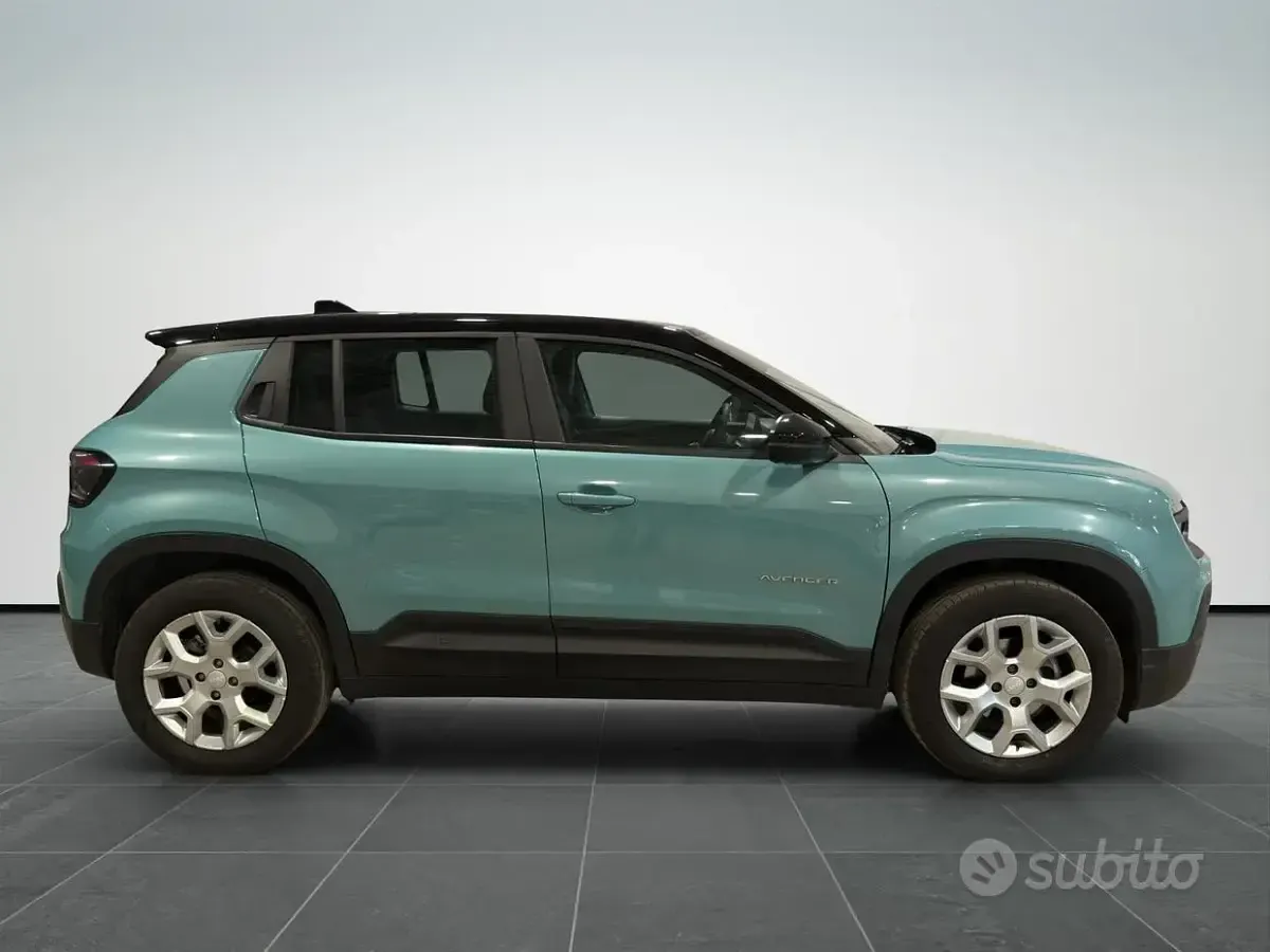 Usata Jeep Avenger Altitude 101 CV (74 kW) 2024 Jetset blue SUV