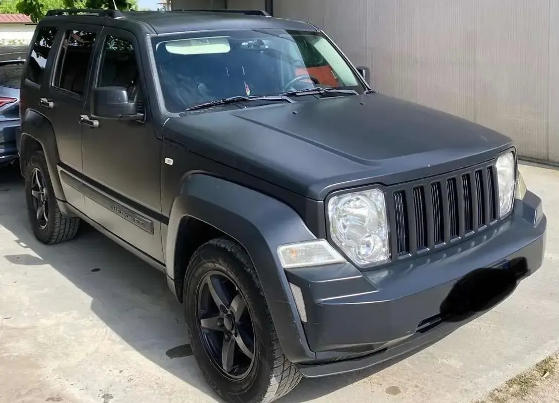 Usado Jeep Cherokee Overland 200 CV (147 kW) 2013 Negro SUV