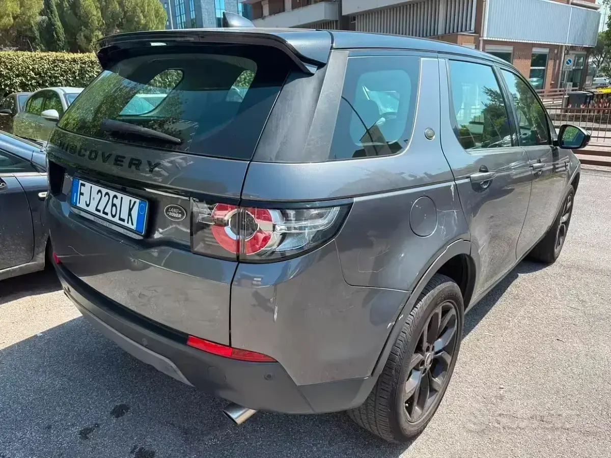 Usata Land Rover Discovery Sport HSE Luxury 150 CV (110 kW) 2017 Grigio SUV