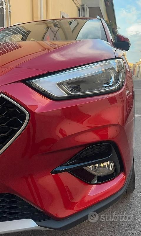 Usata MG ZS Luxury 111 CV (81 kW) 2024 Rosso SUV