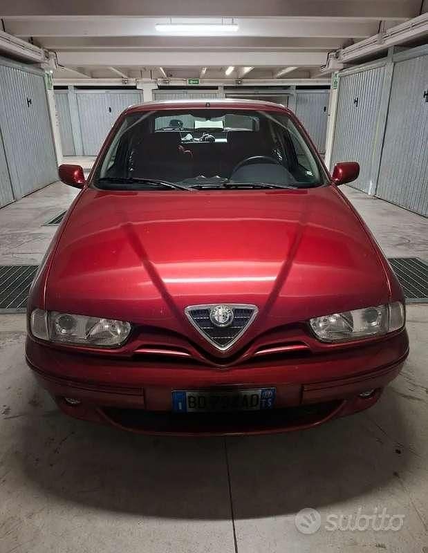 Usata Alfa Romeo 146 144 CV (105 kW) 1999 Utilitaria