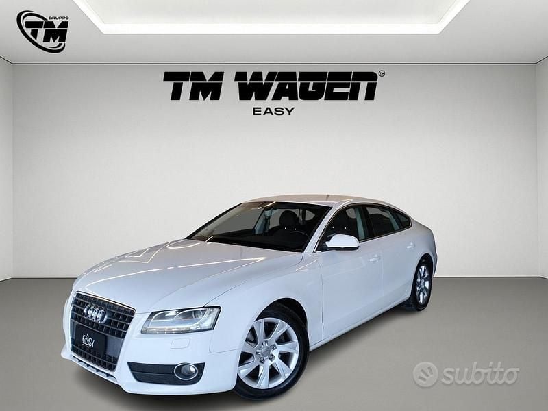 Bianco Usata 2011 Audi A5 Ambiente Tre volumi | 8900 € (Super prezzo) - Immagine 1/4