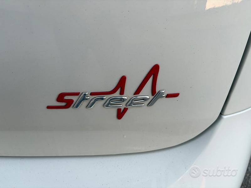 Usata Fiat Punto Evo 75 CV (55 kW) 2015 Bianco Utilitaria