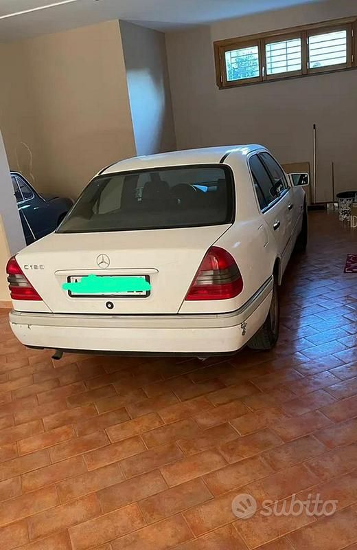 Usata Mercedes C180 120 CV (88 kW) 1993 Bianco Berlina