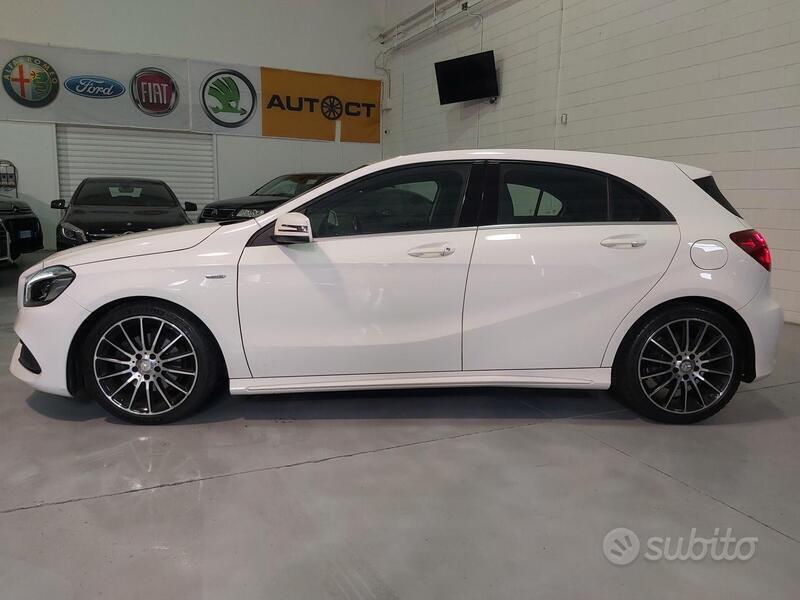 Usato 2017 Mercedes A180 1.6 Benzin 122 CV (17.399 €)