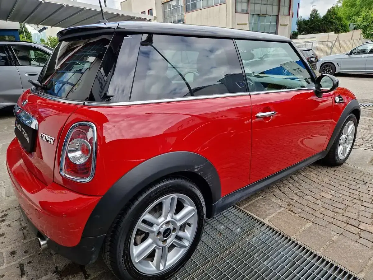 Usata Mini Cooper 122 CV (89 kW) 2013 Chili red Utilitaria