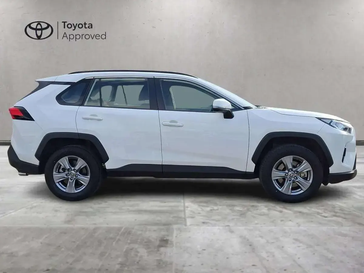 Usata Toyota RAV4 Hybrid Business Edition 178 CV (130 kW) 2023 Bianco SUV
