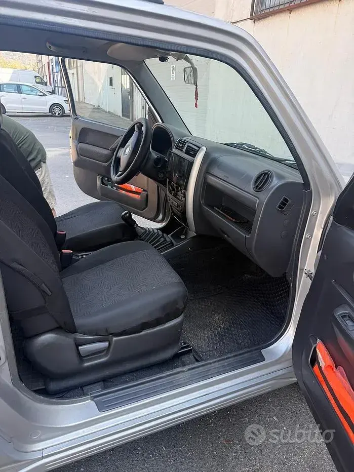 Usata Suzuki Jimny 86 CV (63 kW) 2008 SUV