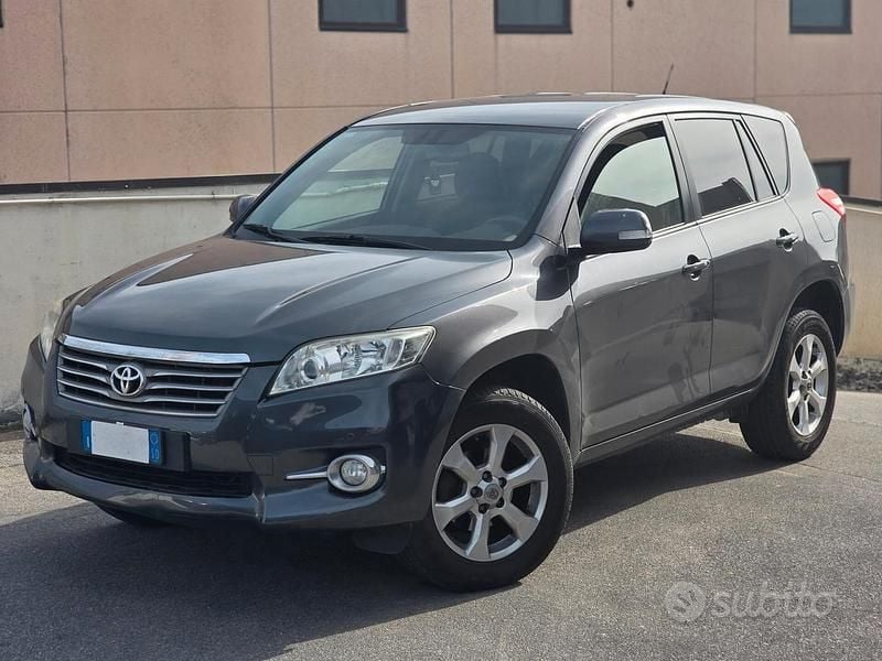 Usata Toyota RAV4 150 CV (110 kW) 2011 Grigio SUV