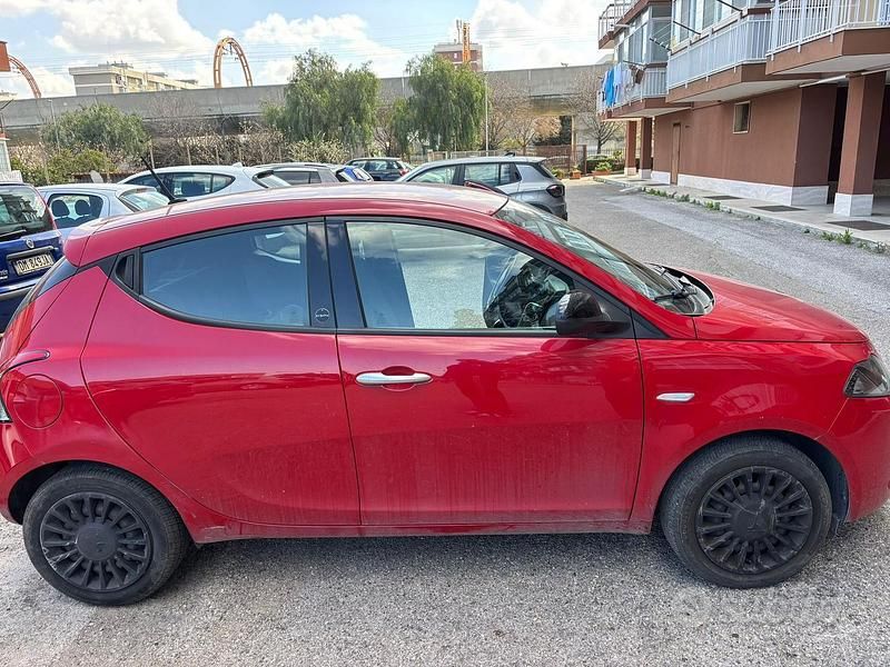 Usata Lancia Ypsilon 69 CV (50 kW) 2021 Utilitaria