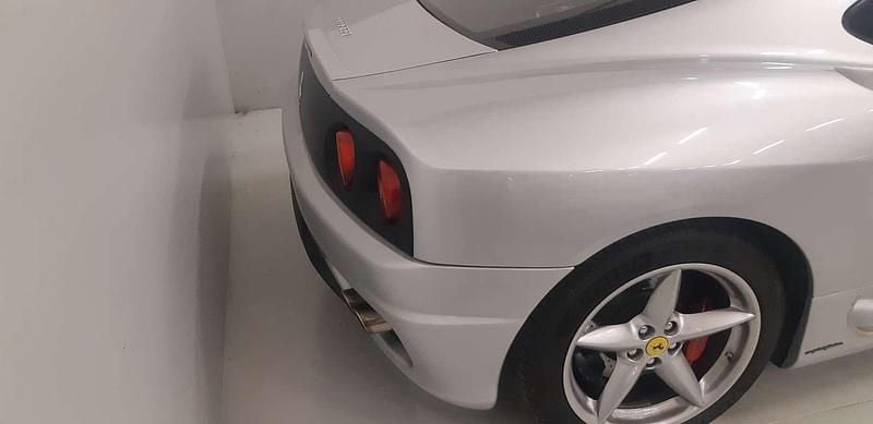 Usata Ferrari 360 400 CV (294 kW) 2004 Argento Coupé