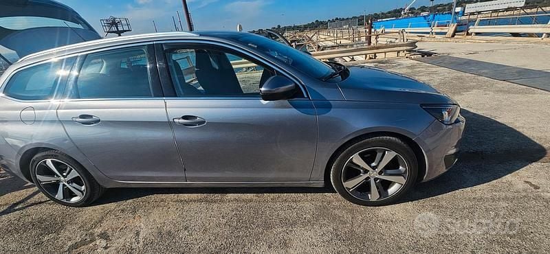 Usata Peugeot 308 SW 120 CV (88 kW) 2016 Grigio Station wagon