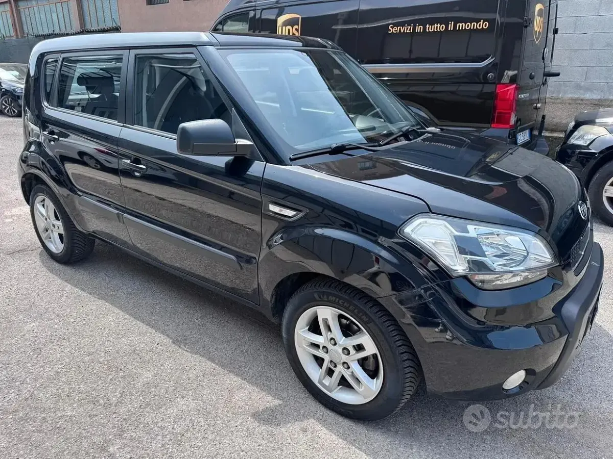Usata Kia Soul 128 CV (94 kW) 2011 Nero SUV